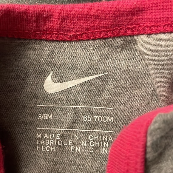 Nike onesie size 3/6M - Picture 3 of 4